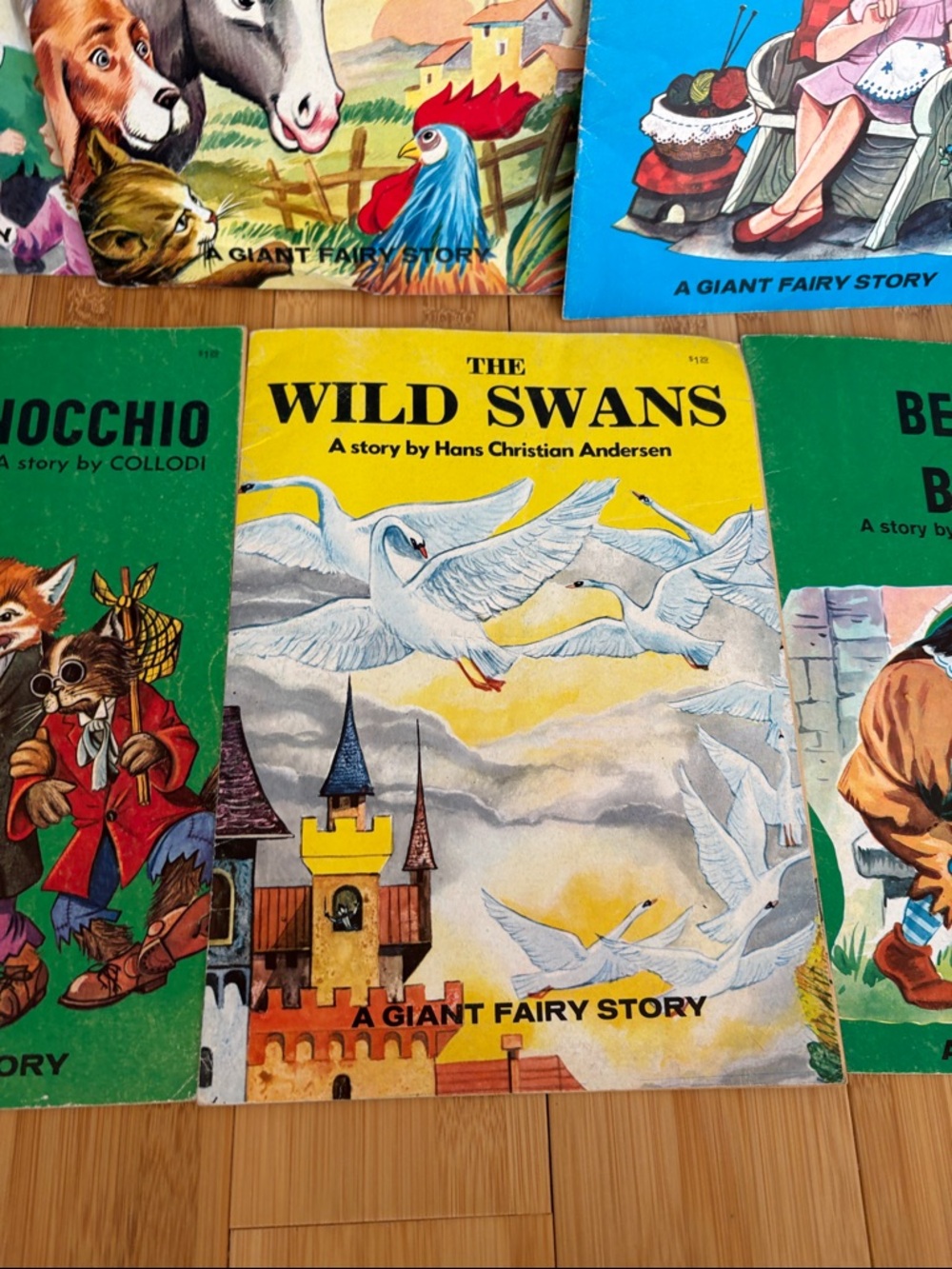 Classic Fairy Tale Storybook Set - Blue & Green Covers - Picture 9 of 16